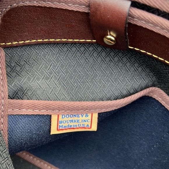 Dooney & Bourke hand bag, beautiful condition, see pictures - Picture 10 of 13